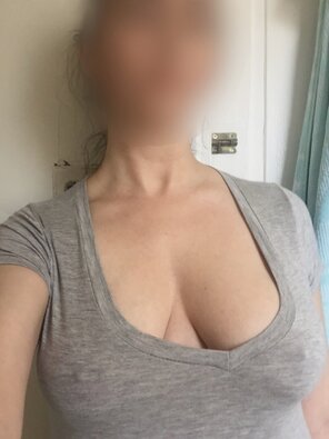 photo amateur I love how this dress looks on me with no bra :) [f]