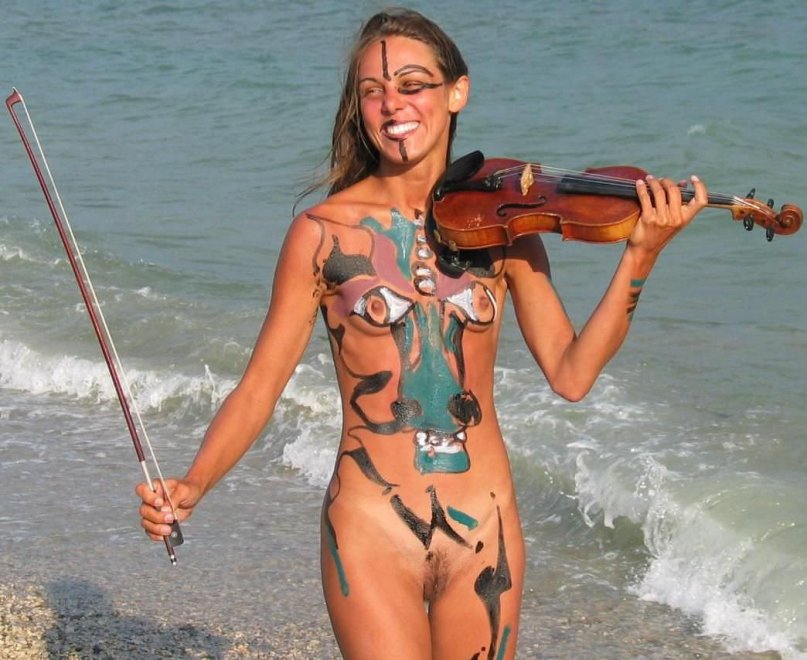 Fiddle Girl on the beach