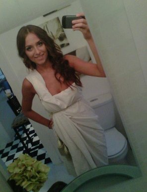 amateur-Foto Picturethat toga needs to come off now