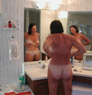 amateur pic Tanned wives with sun marks