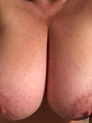 amateur pic Fresh out of the shower and late for work again.