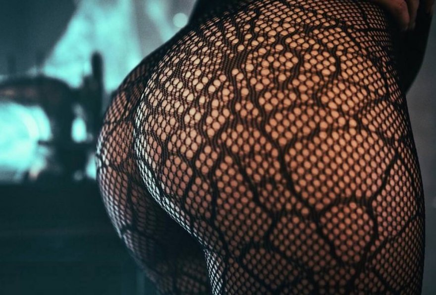 Close up view of this spooky spider themed fishnet
