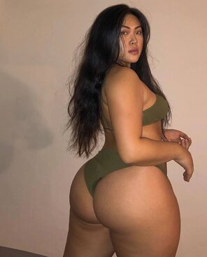 photo amateur Curvy asian girl