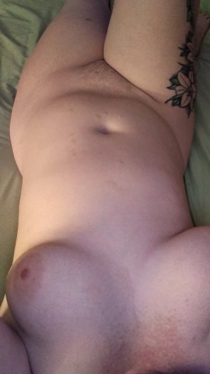 amateur-Foto His load blends in with my [f]air skin