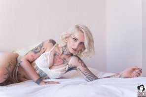 photo amateur gladyce pale and tatted