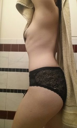 amateur-Foto Guess i'm showering alone?