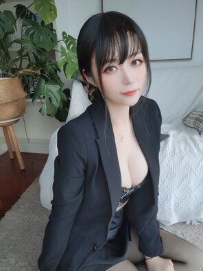 zdjęcie amatorskie Baiyin811 (白银81) - 西服自摄 (54)