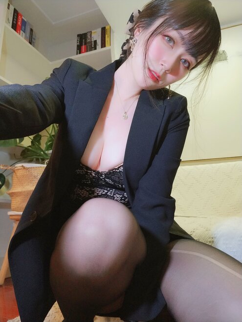 Baiyin811 (白银81) - 西服自摄 (67)