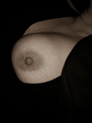 zdjęcie amatorskie [F39] Tits are a great commodity...!