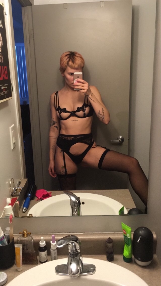 amateur photo 2788EA27-74AC-49D2-A546-9C1C49E33A36