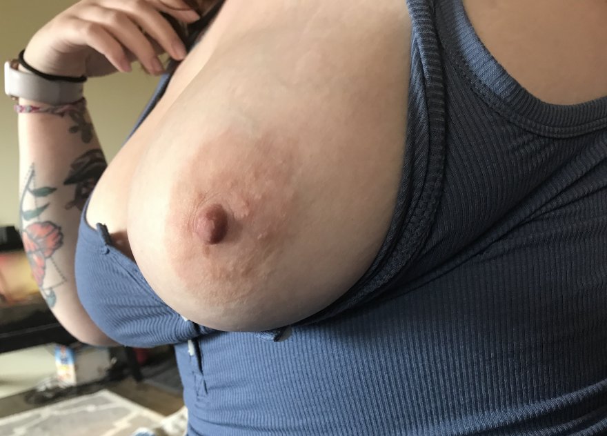 IMAGE[Image] Big titties with light nips are ready for your lips