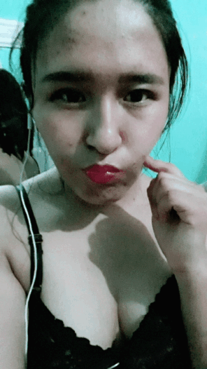 amateur pic Mariluz7u7 022 Gif returns to the same motel where she lost her virginity