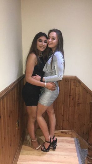 amateur-Foto Anyone want a go with these teens that just turned 18