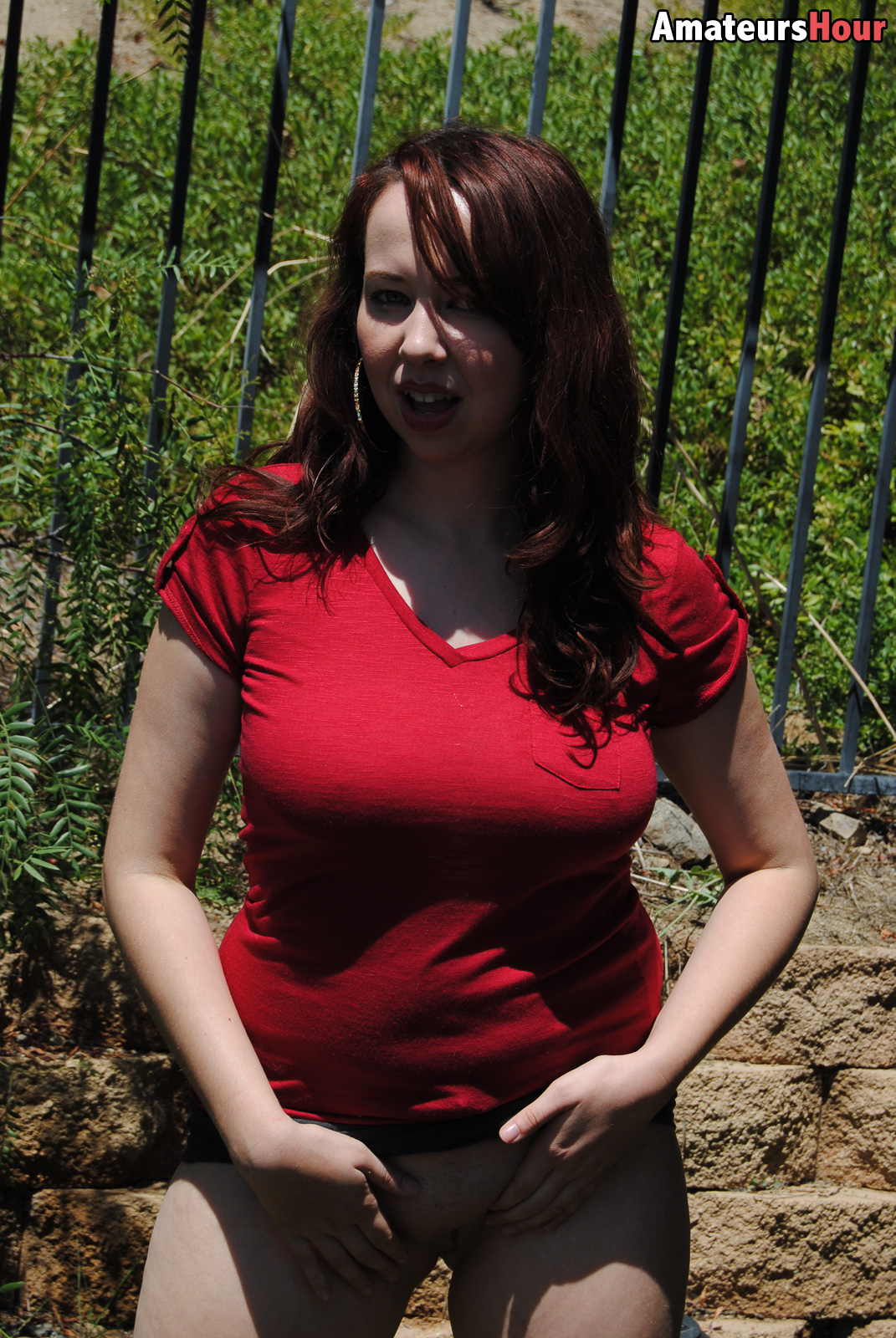 amateur photo AHAlisynredshirt0031-lg