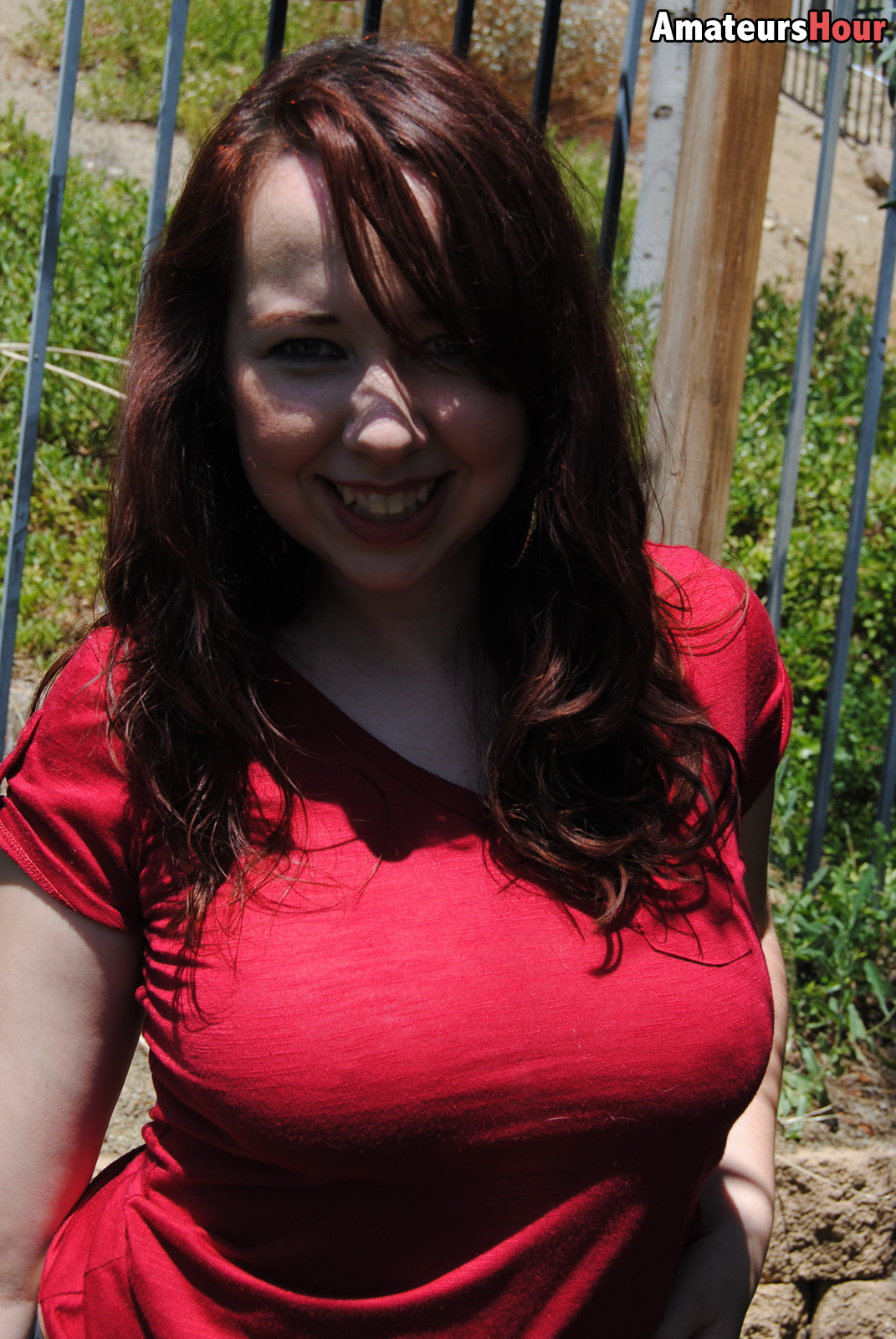 amateur photo AHAlisynredshirt0145-lg