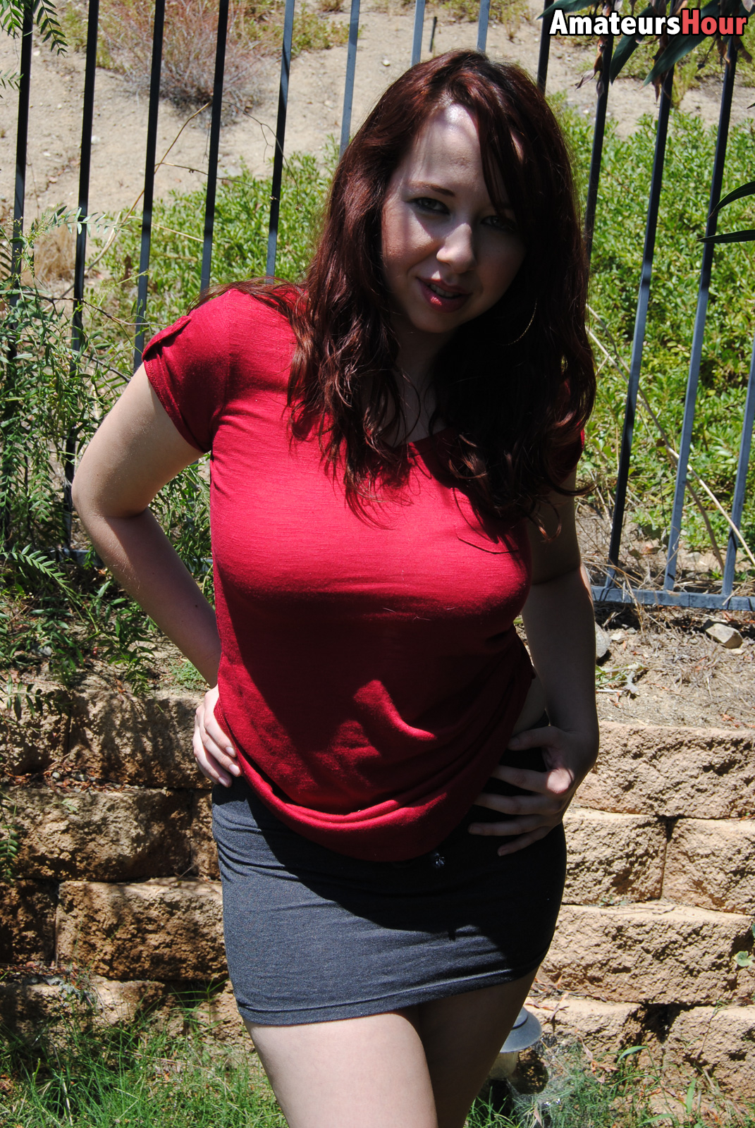 amateur photo AHAlisynredshirt0152-lg