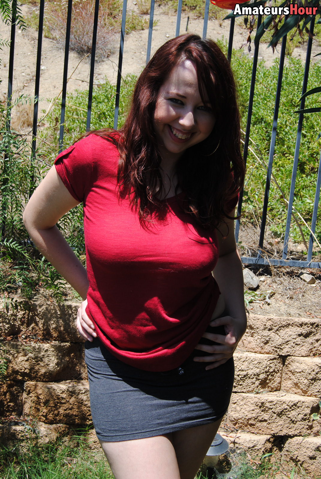 amateur photo AHAlisynredshirt0154-lg