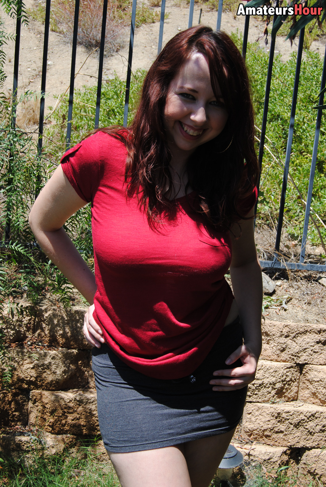 amateur photo AHAlisynredshirt0155-lg