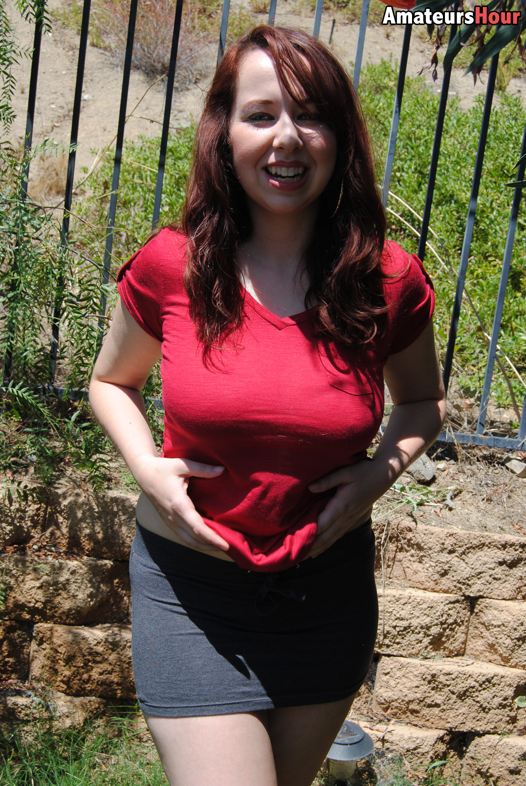 amateur photo AHAlisynredshirt0156-lg