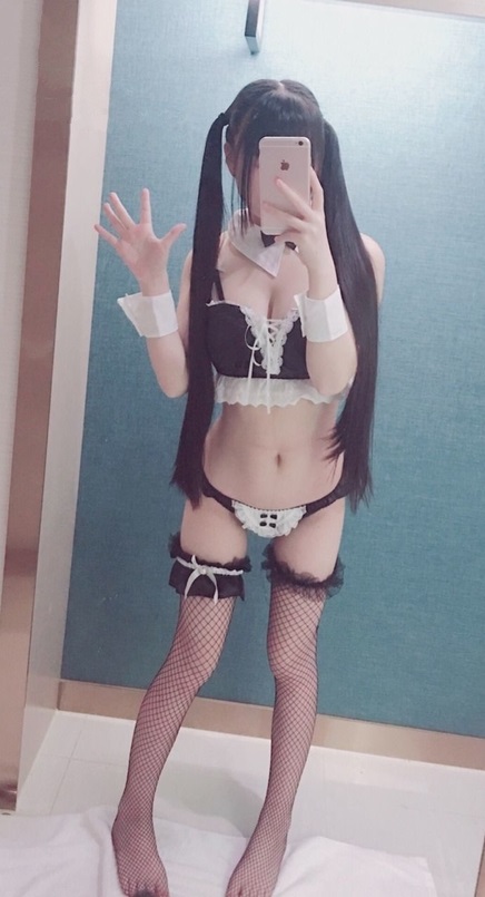 Slutty Chinese maid Foto Porno - EPORNER