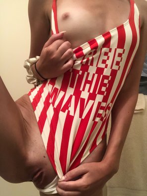 [F] One pieces don't have to be inconvenient