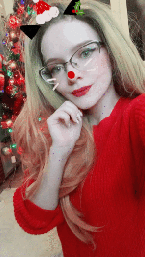 amateur pic Having some fun near my Xmas tree :) ~ by Evenink_cosplay