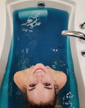 zdjęcie amatorskie Come join me in the bath [F]