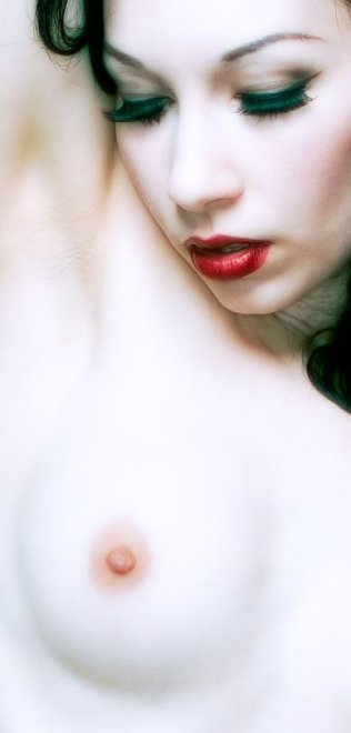 Red Lips nude