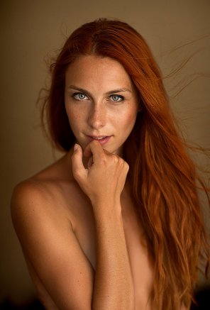 foto amadora Long haired redhead