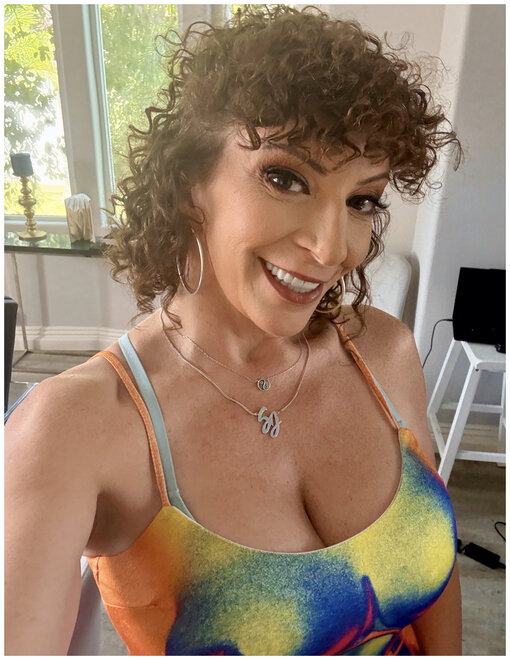 ‎Gigantesque Stupendoud V1.‎218