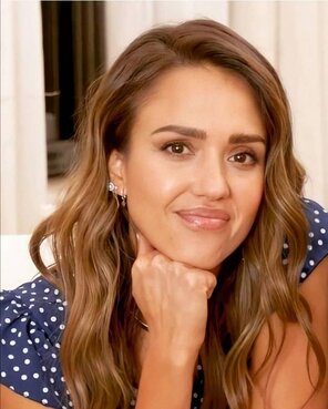Jessica Alba Can't Help Staring at me in the Shower ????