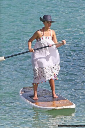 Jessica Alba Paddle Boarding 2