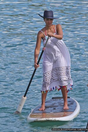 Jessica Alba Paddle Boarding 3