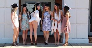 foto amadora Graduation surprise