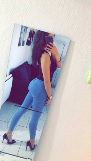 photo amateur Heels and jeans