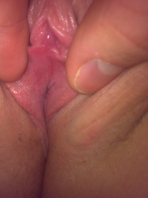 photo amateur look at that tiny pussy