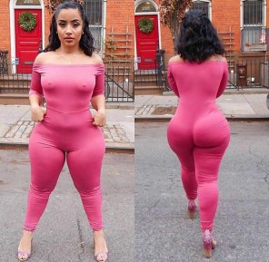 foto amatoriale Clothing Pink Sportswear Shoulder Neck 