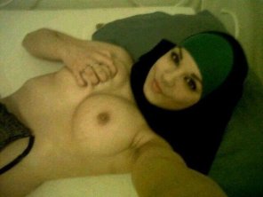 foto amadora Always Wondered What Was Under That Burka...