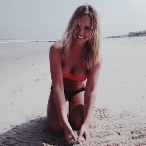 amateur pic Smiles at the Beach