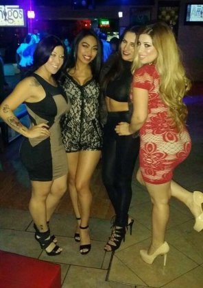 foto amatoriale Amateur Latinas...a night on the town!