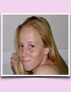 foto amatoriale ‎Pretty Young Freckles.‎38