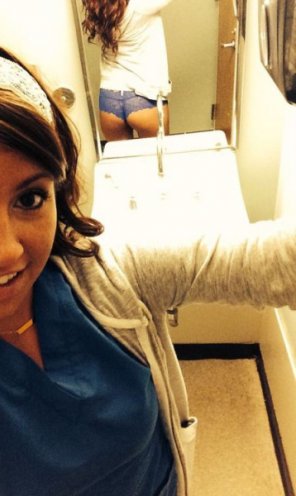 zdjęcie amatorskie Sexy Selfie of Nurse Hard at Work
