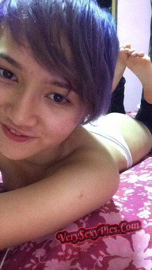 foto amatoriale Nude Amateur Pics - Nerdy Asian Teen Striptease57