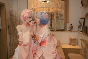 amateur-Foto 爆机少女喵小吉 x 金鱼kinngyo - 从零开始的女体盛宴 (1)