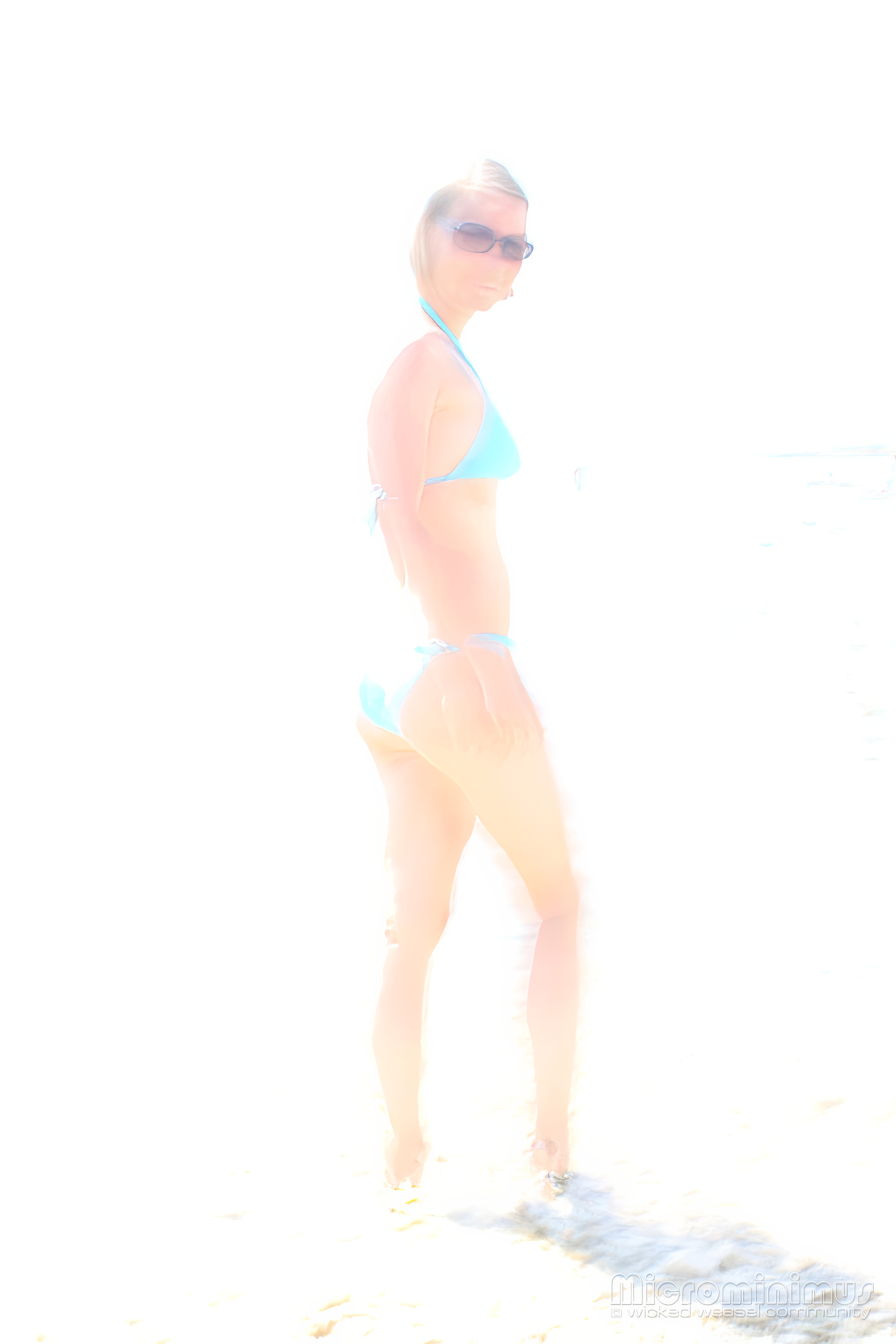 amateur photo SummerSunAndSea-001-topaz-sharpen-faceai-enhance-2.8x
