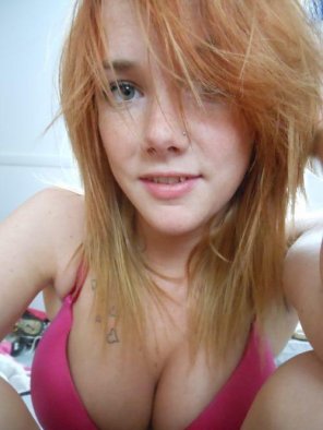 foto amateur Pink Bra