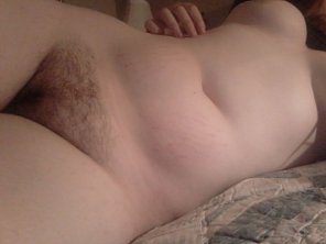 amateur pic [19F] What's the opinion on girls with a bit of fur?