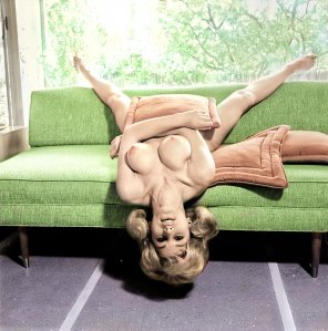 アマチュア写真 1960s amateur sofa shot [colorized]