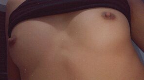 zdjęcie amatorskie Would you suck these tiny nipples off mine?