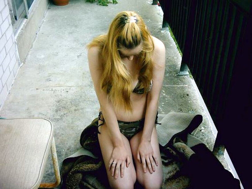 nikki camo string bikini under jeans_006